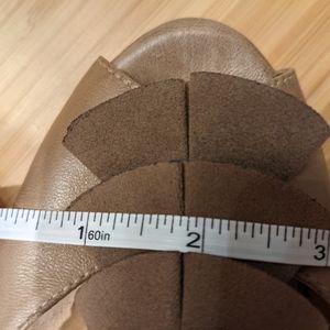 Miz Mooz size 8.5 Tan Heeled Sandal